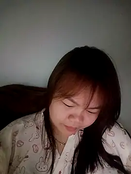Truxcy1 online show from May 2, 2:11 pm