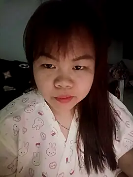 Truxcy1 online show from May 3, 6:08 am