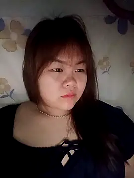 Truxcy1 online show from May 9, 1:27 pm