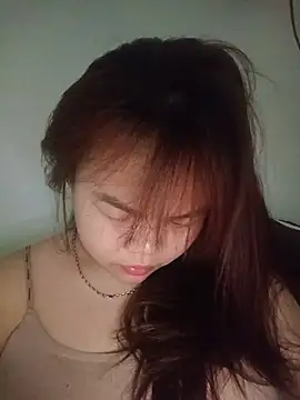 Truxcy1 online show from May 13, 3:26 am