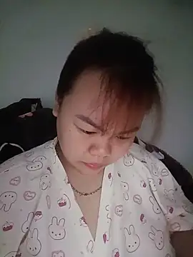 Truxcy1 online show from May 15, 12:39 am