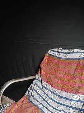 Snapshot of Desi_girl766 chatting on May 18, 7:31 pm Desi girl766 online show from May 18, 7:31 pm