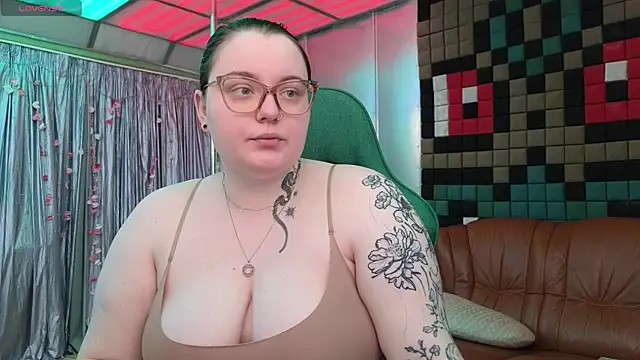 CatherineClaire online show from May 14, 11:06 am