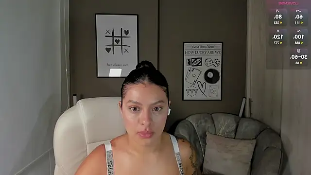 Snapshot of GeorginaMontclair chatting on May 21, 10:11 am GeorginaMontclair online show from May 21, 10:11 am