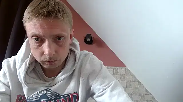 Snapshot of french59121 chatting on May 13, 3:20 pm french59121 online show from May 13, 3:20 pm