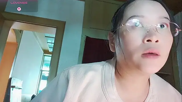 Snapshot of lymm78 chatting on May 1, 4:17 am lymm78 online show from May 1, 4:17 am