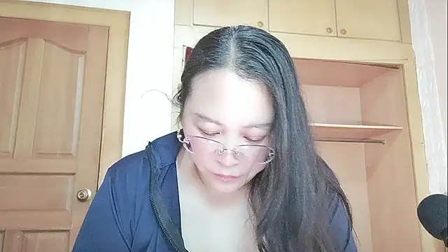 Snapshot of lymm78 chatting on May 8, 1:55 am lymm78 online show from May 8, 1:55 am