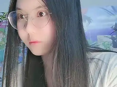 Snapshot of vvvan2026 chatting on May 2, 4:34 pm vvvan2026 online show from May 2, 4:34 pm