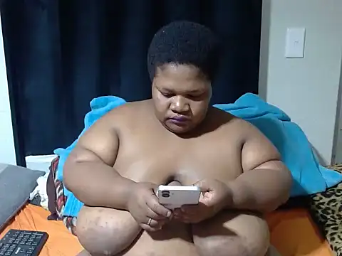 BBWMIDGET40 online show from May 17, 4:47 pm