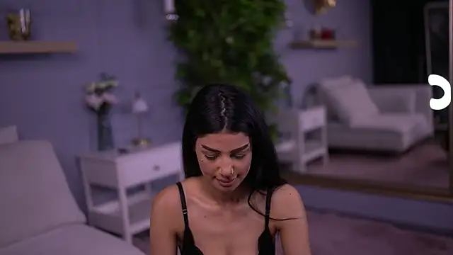 MilaKade online show from April 30, 6:25 pm