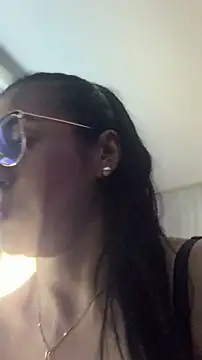Laia Hills online show from May 20, 2:12 pm