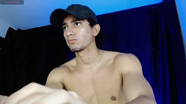 Snapshot of dante_18cm_ chatting on May 15, 11:45 pm dante 18cm online show from May 15, 11:45 pm