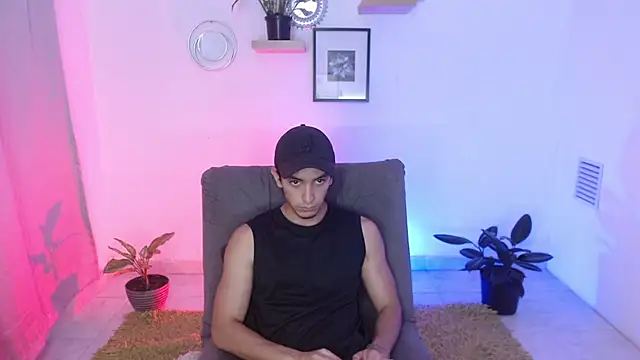 Snapshot of dante_18cm_ chatting on May 21, 12:28 am dante 18cm online show from May 21, 12:28 am