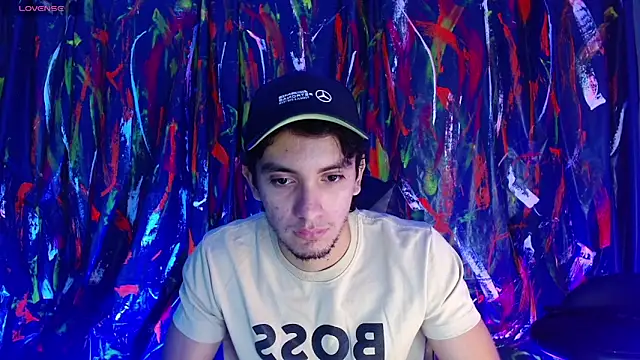 Snapshot of dante_18cm_ chatting on May 29, 12:30 am dante 18cm online show from May 29, 12:30 am