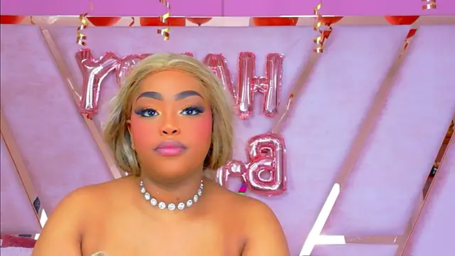 TiannahGlow online show from May 15, 12:23 pm