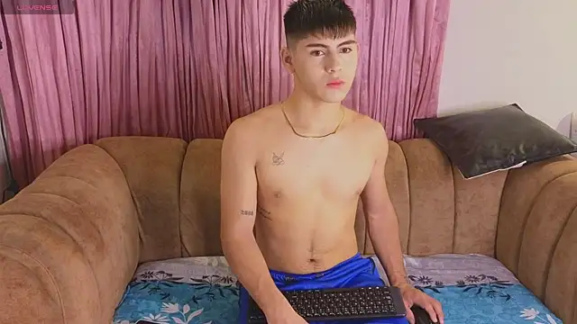 Snapshot of josethariaz25 chatting on May 15, 10:33 am josethariaz25 online show from May 15, 10:33 am