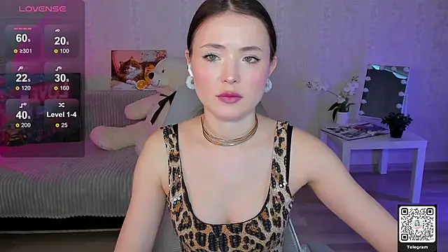 LinnLove online show from May 16, 10:36 am