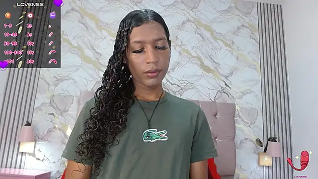 Mia Hiills online show from May 29, 12:36 pm