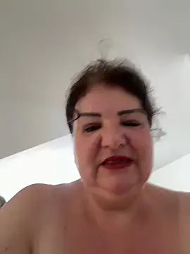 Snapshot of curvymilfmicha chatting on August 1, 9:30 am curvymilfmicha online show from August 1, 9:30 am