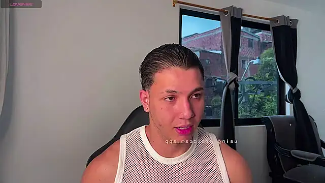 Snapshot of Maxx_valiant chatting on July 9, 12:20 pm Maxx valiant online show from July 9, 12:20 pm