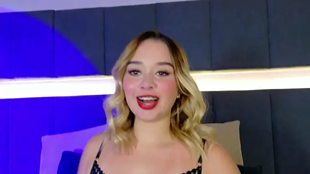 Sofia pamela  online show from May 19, 8:15 pm