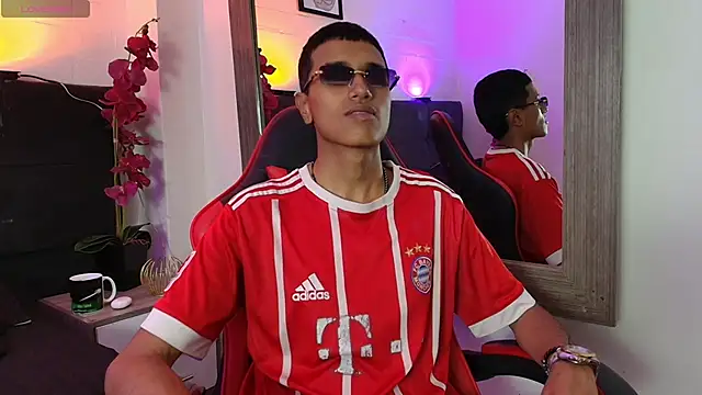 Alan Colthon online show from May 29, 3:48 am