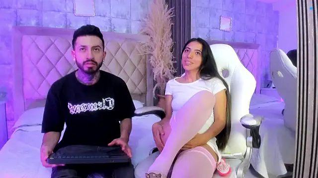 Snapshot of StevenAndLaura chatting on May 6, 8:25 pm StevenAndLaura online show from May 6, 8:25 pm