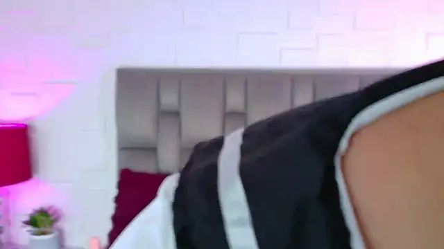Snapshot of KeiryGinger chatting on May 21, 6:48 pm KeiryGinger online show from May 21, 6:48 pm