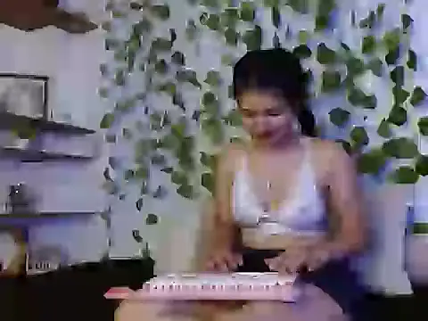 Jennal-Guerrero online show from May 15, 10:50 pm
