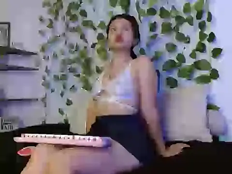 Jennal-Guerrero online show from May 15, 11:56 pm