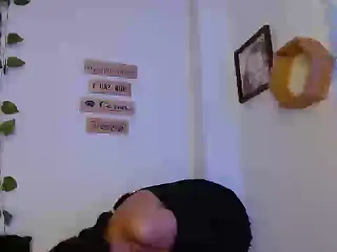 Jennal-Guerrero online show from May 20, 11:44 pm