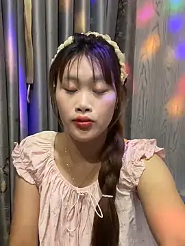 Snapshot of Ly-sexyy chatting on April 28, 4:12 pm Ly-sexyy online show from April 28, 4:12 pm