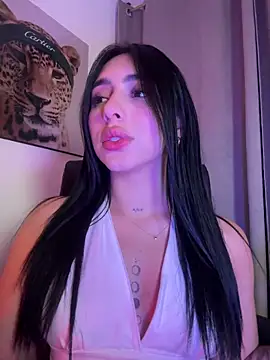 Snapshot of IsabellaNoir_ chatting on April 28, 2:27 am IsabellaNoir online show from April 28, 2:27 am