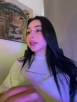 Snapshot of IsabellaNoir_ chatting on May 4, 9:00 pm IsabellaNoir online show from May 4, 9:00 pm