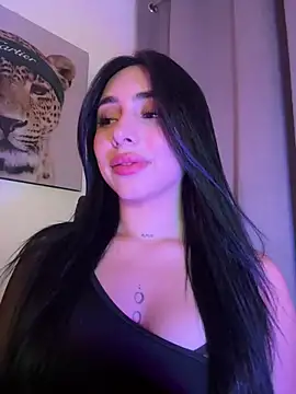 Snapshot of IsabellaNoir_ chatting on May 8, 12:27 am IsabellaNoir online show from May 8, 12:27 am