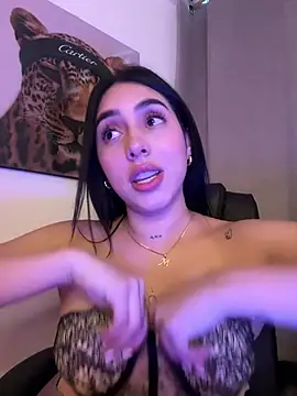 Snapshot of IsabellaNoir_ chatting on May 29, 10:08 pm IsabellaNoir online show from May 29, 10:08 pm