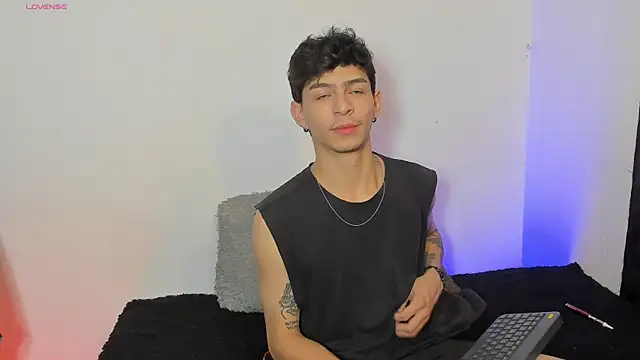  IanLark online show from May 19, 12:27 am