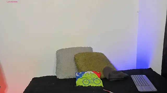  IanLark online show from May 19, 1:56 am