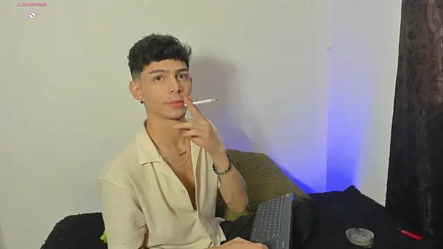  IanLark online show from May 22, 2:12 pm
