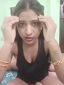 Snapshot of hot-couple-0 chatting on May 17, 7:28 am hot-couple-0 online show from May 17, 7:28 am