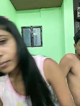 Snapshot of hot-couple-0 chatting on May 30, 8:22 am hot-couple-0 online show from May 30, 8:22 am