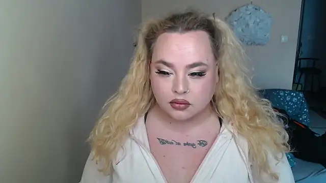 Snapshot of sweetvlada chatting on April 28, 2:33 pm sweetvlada online show from April 28, 2:33 pm