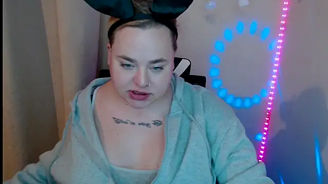 Snapshot of sweetvlada chatting on May 9, 9:20 pm sweetvlada online show from May 9, 9:20 pm