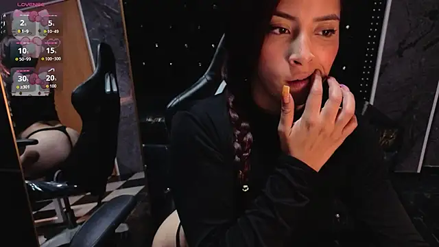 Snapshot of laurab91 chatting on May 20, 3:34 am laurab91 online show from May 20, 3:34 am