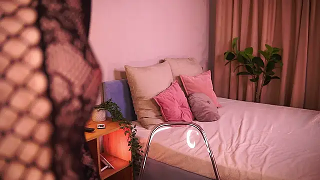 EvaBloomm online show from May 22, 5:25 am