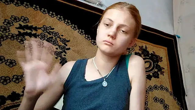 Snapshot of LunaLaday chatting on June 27, 3:00 am LunaLaday online show from June 27, 3:00 am
