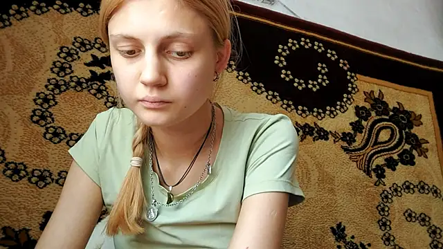 Snapshot of LunaLaday chatting on July 7, 6:16 am LunaLaday online show from July 7, 6:16 am