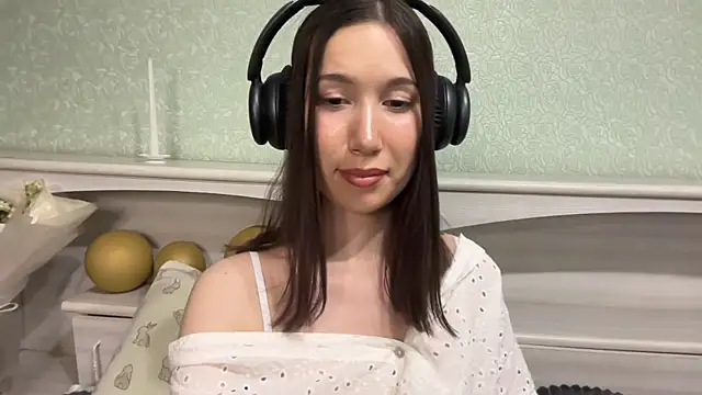 KristyTramel online show from May 2, 2:44 pm