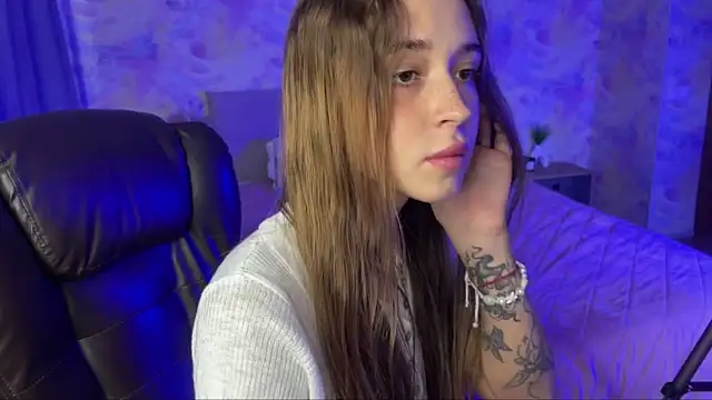 Tiana Belle online show from May 22, 1:13 am