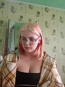 LoisFox online show from May 12, 3:36 am
